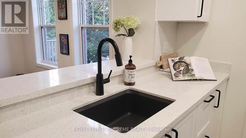 3037 Dewridge Avenue, Oakville, ON - Indoor Photo Showing Kitchen