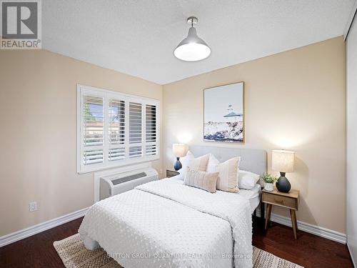 409 - 1000 Cedarglen Gate, Mississauga, ON - Indoor Photo Showing Bedroom