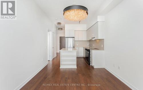 Ph03 - 2560 Eglinton Avenue W, Mississauga, ON - Indoor Photo Showing Kitchen