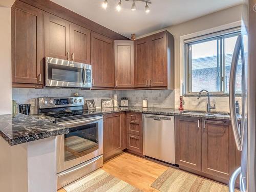 Kitchen - 4845 Av. Rosedale, Montréal (Côte-Des-Neiges/Notre-Dame-De-Grâce), QC - Indoor Photo Showing Kitchen