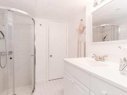 Bathroom - 2285  - 2287 Av. De Melrose, Montréal (Côte-Des-Neiges/Notre-Dame-De-Grâce), QC 