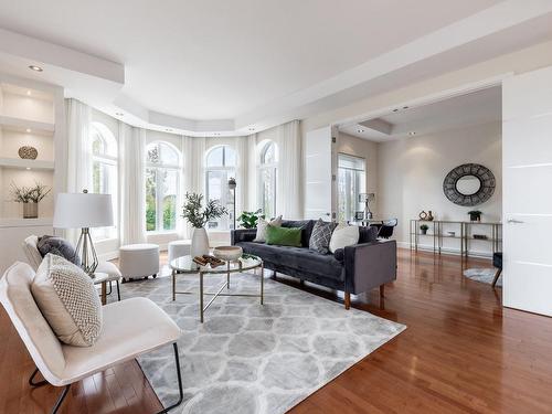 Living room - 500-270 Rue De Vimy, Saint-Bruno-De-Montarville, QC - Indoor Photo Showing Living Room