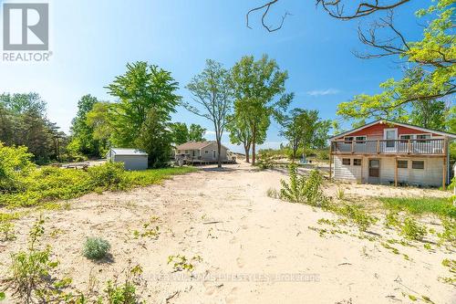 7403 Sanderson Road, Lambton Shores (Port Franks), ON - Outdoor