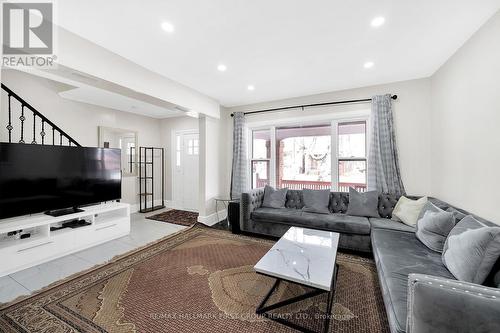 241 Eulalie Avenue S, Oshawa, ON - Indoor Photo Showing Living Room