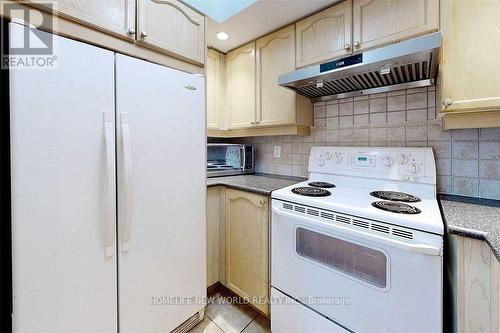 2429 - 15 Northtown Way, Toronto, ON - Indoor Photo Showing Kitchen