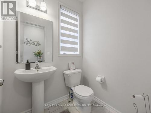 2565 Stallion Drive, Oshawa, ON - Indoor Photo Showing Bathroom