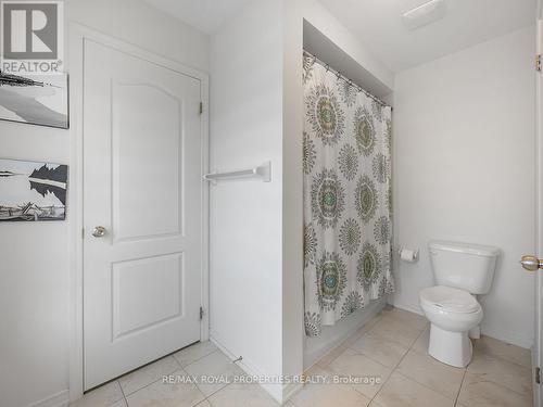 2565 Stallion Drive, Oshawa, ON - Indoor Photo Showing Bathroom