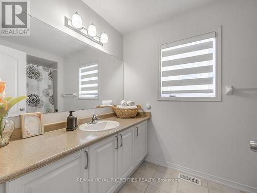 2565 Stallion Drive, Oshawa, ON - Indoor Photo Showing Bathroom