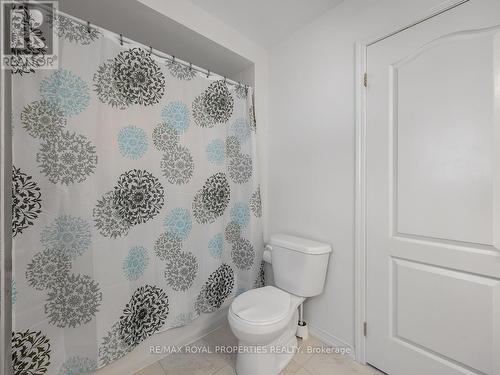 2565 Stallion Drive, Oshawa, ON - Indoor Photo Showing Bathroom