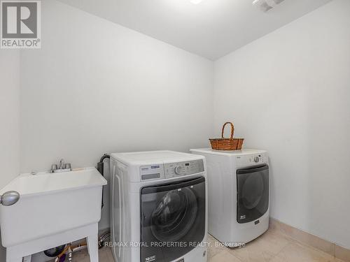 2565 Stallion Drive, Oshawa, ON - Indoor Photo Showing Laundry Room