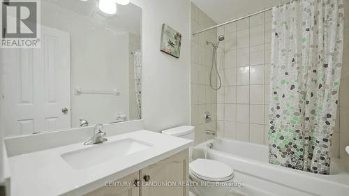 10 Fairlawn Avenue, Markham, ON - Indoor Photo Showing Bathroom