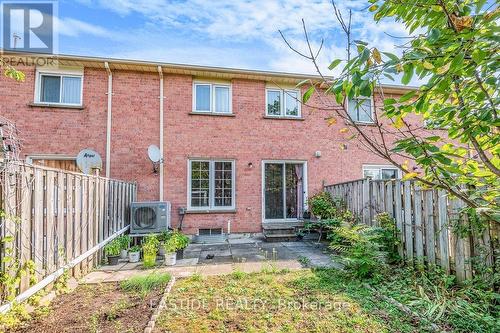 86 Oldhill Street W, Richmond Hill, ON - Outdoor With Exterior