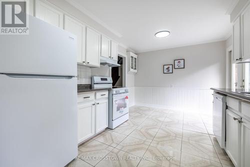 4175 5Th Side Road, Bradford West Gwillimbury, ON - Indoor Photo Showing Kitchen