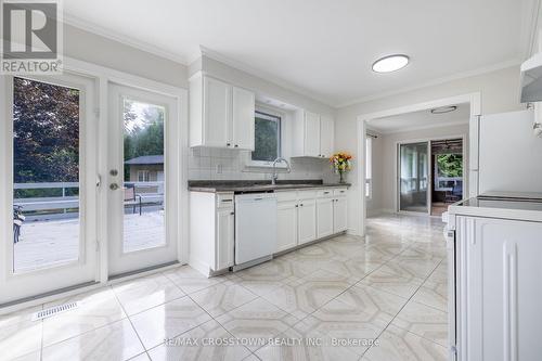 4175 5Th Side Road, Bradford West Gwillimbury, ON - Indoor Photo Showing Kitchen