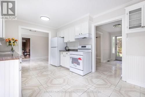 4175 5Th Side Road, Bradford West Gwillimbury, ON - Indoor Photo Showing Kitchen