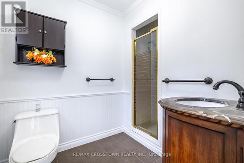 4175 5Th Side Road, Bradford West Gwillimbury, ON - Indoor Photo Showing Bathroom