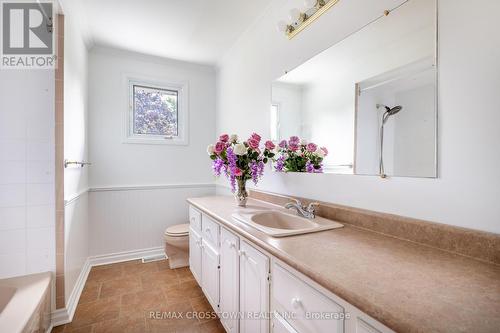 4175 5Th Side Road, Bradford West Gwillimbury, ON - Indoor Photo Showing Bathroom