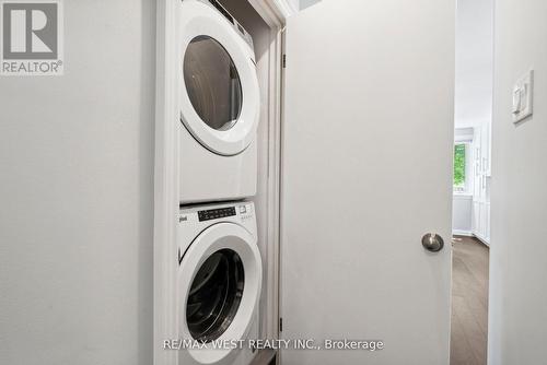 308 Donlin Avenue, Newmarket, ON - Indoor Photo Showing Laundry Room