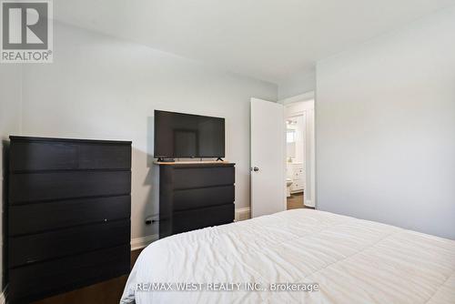 308 Donlin Avenue, Newmarket, ON - Indoor Photo Showing Bedroom