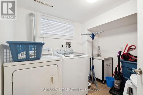 308 Donlin Avenue, Newmarket, ON - Indoor Photo Showing Laundry Room