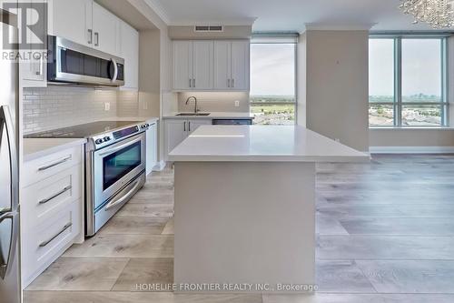 1602 - 30 North Park Road, Vaughan, ON - Indoor Photo Showing Kitchen With Stainless Steel Kitchen With Upgraded Kitchen