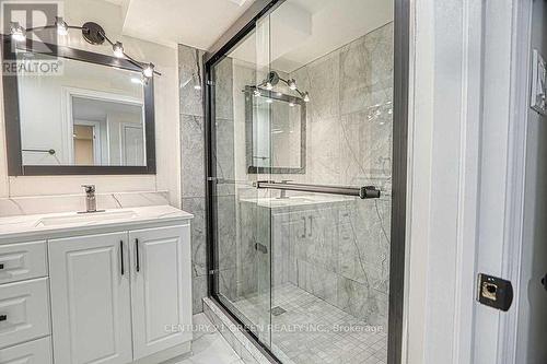 164 Gardiner Drive, Hamilton, ON - Indoor Photo Showing Bathroom