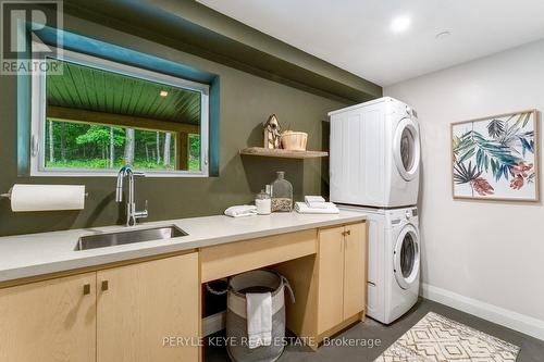 1 - 24 Ruby Lane, Huntsville, ON - Indoor Photo Showing Laundry Room