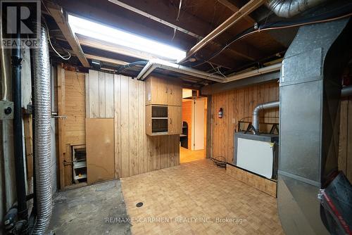 B - 137 Henry Street, Brantford, ON - Indoor Photo Showing Basement