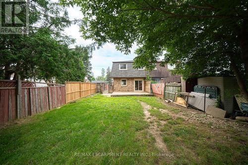 B - 137 Henry Street, Brantford, ON - Outdoor With Backyard