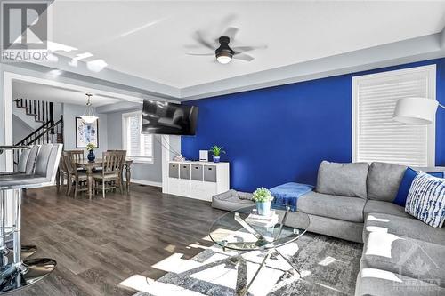 149 Mandalay Street, Ottawa, ON - Indoor Photo Showing Living Room