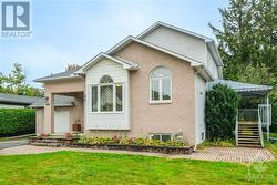 2318 NERTA STREET  Ottawa, ON K1G 1E5