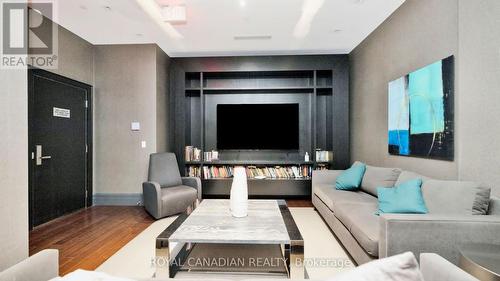 308 - 55 Speers Road, Oakville, ON - Indoor Photo Showing Other Room