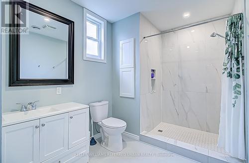 242 Oshawa Boulevard S, Oshawa, ON - Indoor Photo Showing Bathroom