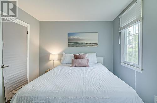 242 Oshawa Boulevard S, Oshawa, ON - Indoor Photo Showing Bedroom