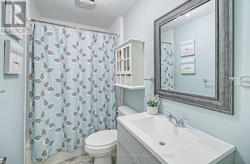 242 Oshawa Boulevard S, Oshawa, ON - Indoor Photo Showing Bathroom