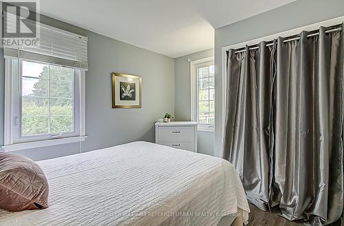 242 Oshawa Boulevard S, Oshawa, ON - Indoor Photo Showing Bedroom