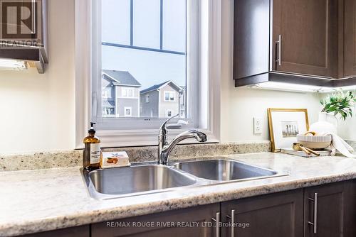 20 Nearco Crescent, Oshawa, ON - Indoor Photo Showing Kitchen With Double Sink