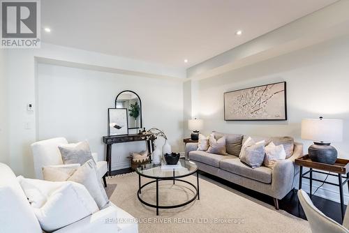 20 Nearco Crescent, Oshawa, ON - Indoor Photo Showing Living Room