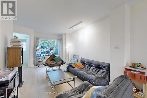 64 Alderbury Drive, Markham, ON - Indoor Photo Showing Living Room