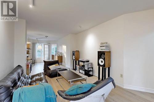 64 Alderbury Drive, Markham, ON - Indoor Photo Showing Living Room