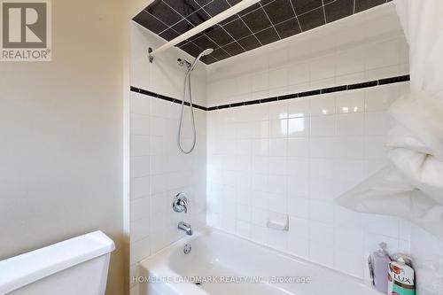 64 Alderbury Drive, Markham, ON - Indoor Photo Showing Bathroom