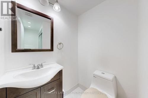 64 Alderbury Drive, Markham, ON - Indoor Photo Showing Bathroom