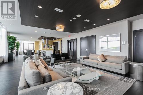 224 - 8110 Birchmount Road, Markham, ON - Indoor Photo Showing Living Room