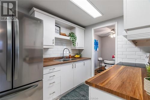 119 Copperfield Crescent, Chatham, ON - Indoor Photo Showing Kitchen With Double Sink