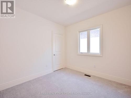 1555 Severn Drive, Milton, ON - Indoor Photo Showing Other Room