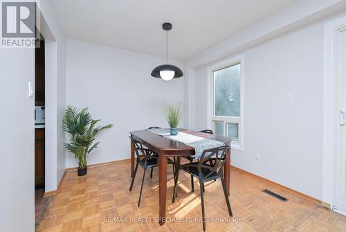 3272 Candela Drive, Mississauga, ON - Indoor Photo Showing Dining Room