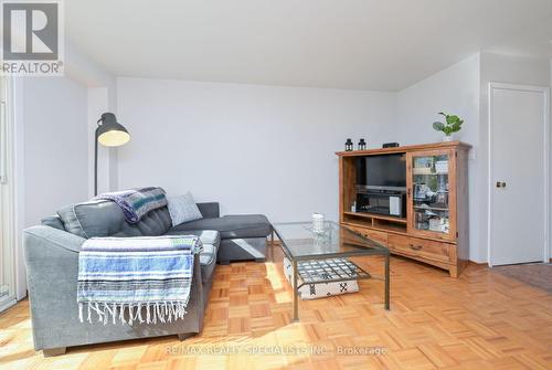 3272 Candela Drive, Mississauga, ON - Indoor Photo Showing Living Room