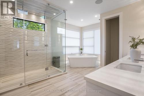 1580 Crestview Avenue, Mississauga, ON - Indoor Photo Showing Bathroom