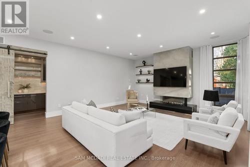 1580 Crestview Avenue, Mississauga, ON - Indoor Photo Showing Living Room With Fireplace