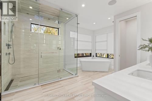 1580 Crestview Avenue, Mississauga, ON - Indoor Photo Showing Bathroom